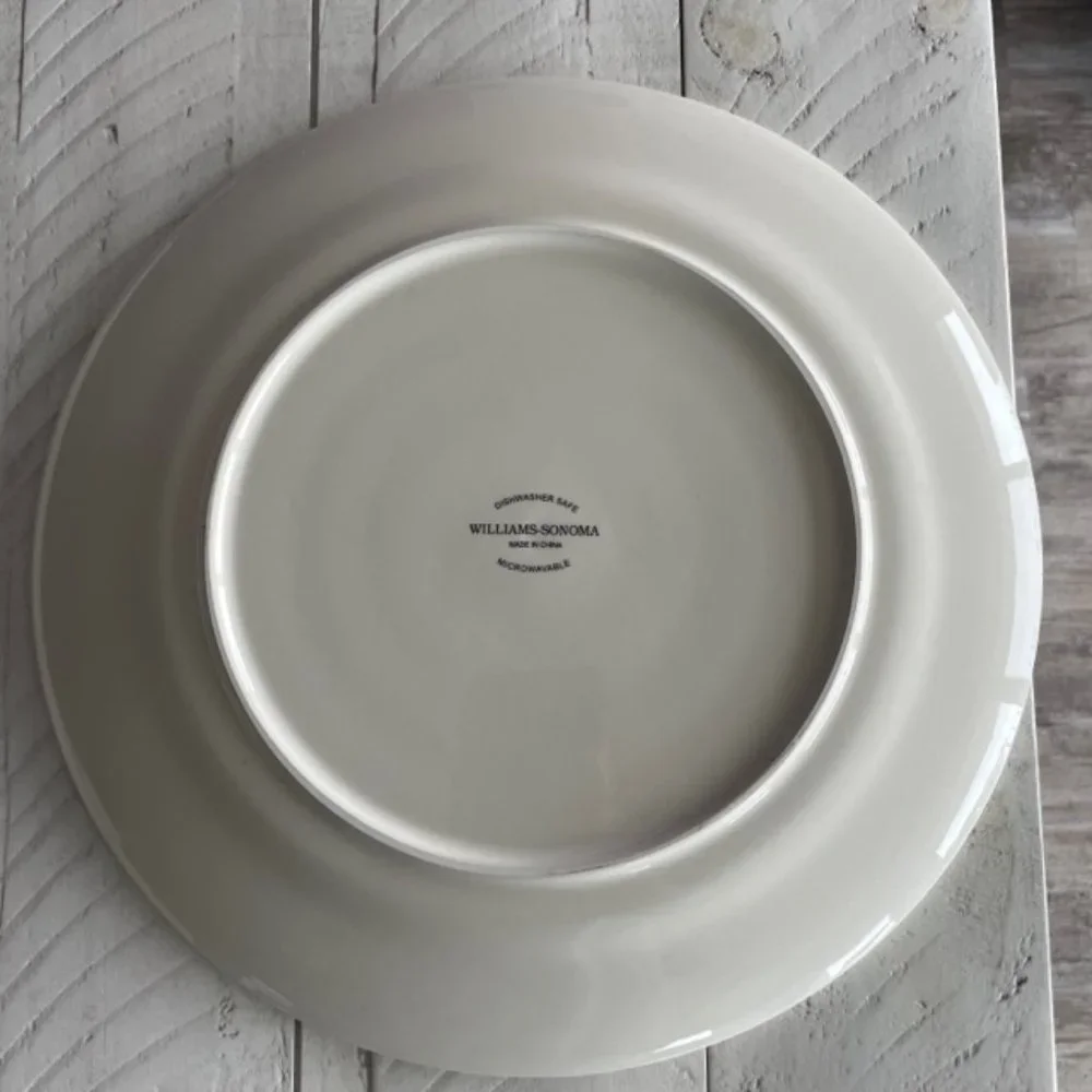 WILLIAMS SONOMA 12 DAYS OF CHRISTMAS DINNER PLATE PREOWNED